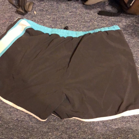 Brooks blue gray shorts size L with drawstring - Picture 3 of 3